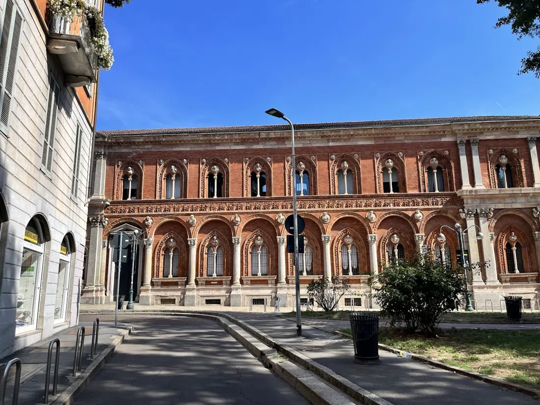 Ca' Granda庭院(米兰大学),米兰