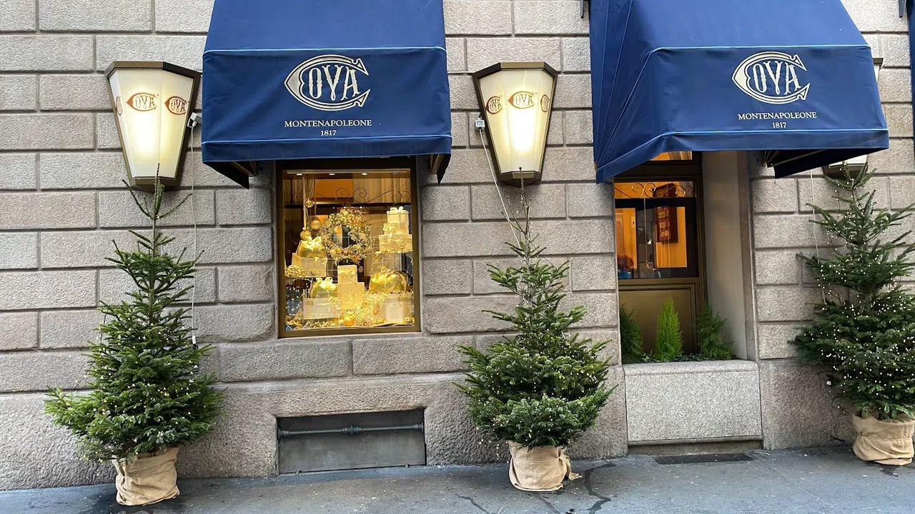 Il rituale dei novanta secondi ai banconi del caffè di Milano