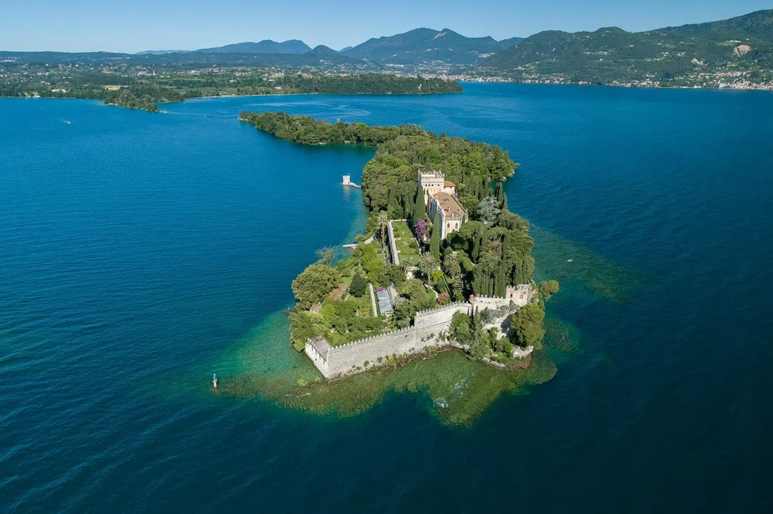 Isola del Garda (Villa Borghese Cavazza), Milano