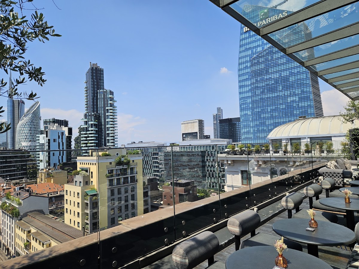 Radio Rooftop Bar — photo 2
